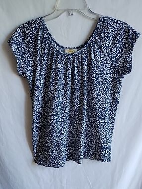 Women's Navy Floral Scoop Neck Top